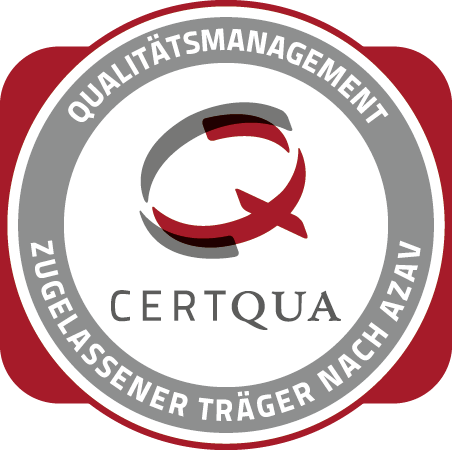 Graues und rotes CERTQUA Siegel mit Q Symbol und Text Qualitaetsmanagement